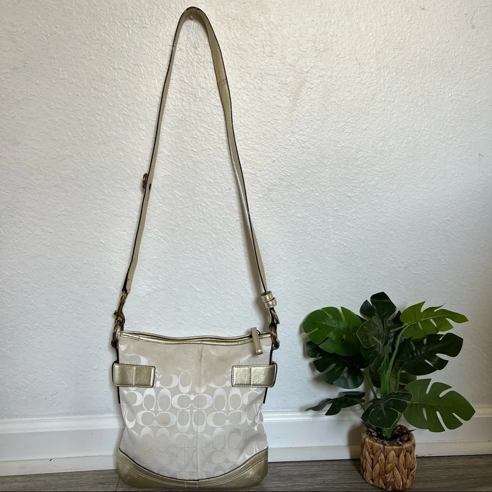 Coach signature monogram canvas gold/white combo
